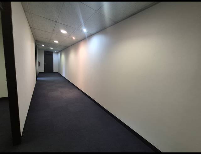 135M² OFFICE TO LET IN BRUMA